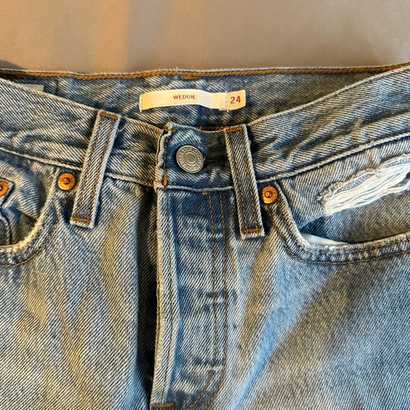 Levi Wedgie - Picture 6 of 8